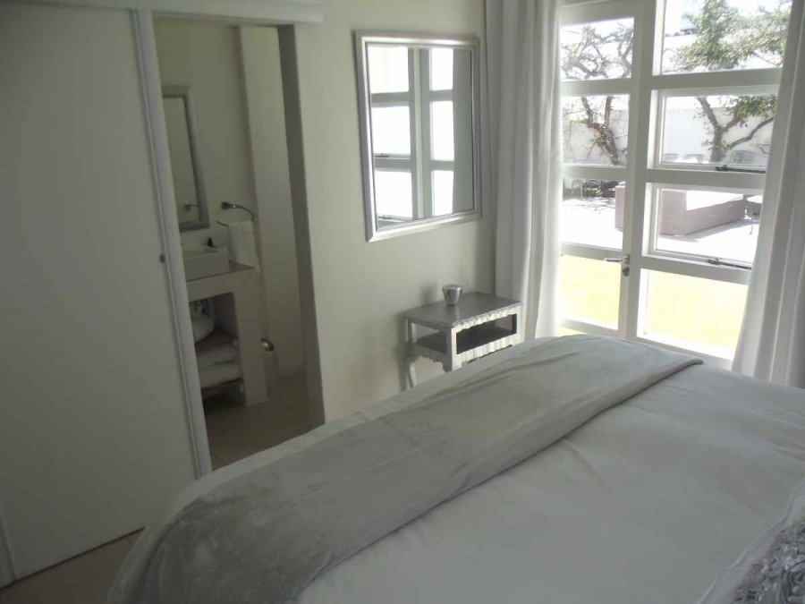 5 Bedroom Property for Sale in Bloubergstrand Western Cape